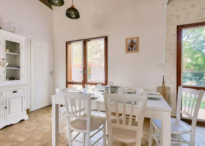 Vakantiehuis Swimmingpool - - Geschaefte By Interhome *